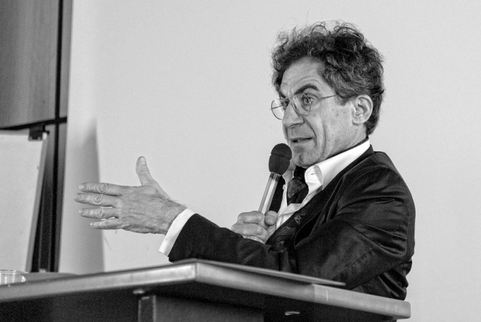 Comment la matière s'architecture-t-elle ? Etienne Klein